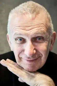 Jean-Paul Gaultier como: Himself (designer)