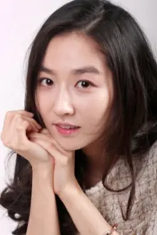 Ahn Mi-na como: Bae Kyung-Sook