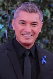 Albert Martinez como: Cesar