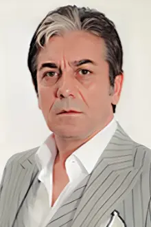 Orhan Aydın como: Komiser Serhat