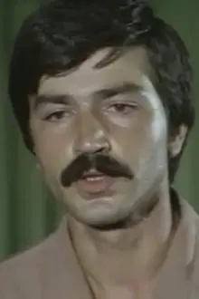 Mahmut Cevher como: Veysi