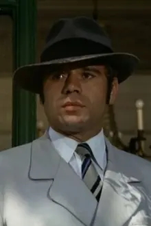 Karl Scheydt como: Anzell