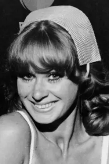 Carol Cleveland como: Sandra