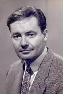 Charles Tingwell como: Dr. Miller