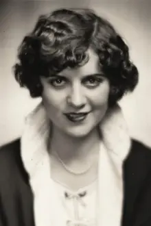 Dorothy Gulliver como: Babe Barnes