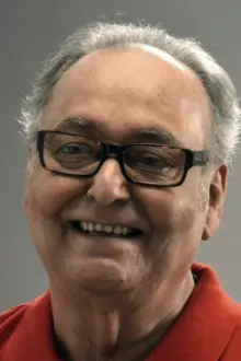 Soumitra Chatterjee como: School Teacher