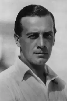 Iván Petrovich como: George Manolescu