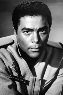 Don Marshall como: Dr. Fred Williams