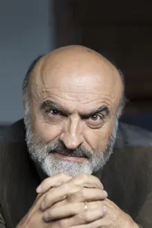 Ivano Marescotti como: Padre di Luna (voice)