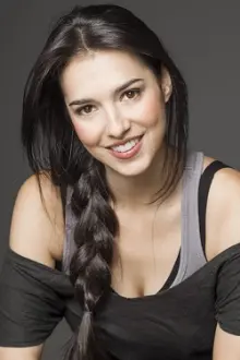 Cristina Brondo como: Lucía, de joven