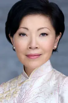 Elizabeth Sung como: Margot