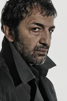 Moussa Maaskri como: Gianni