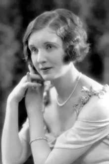 June Tripp como: Daisy Bunting