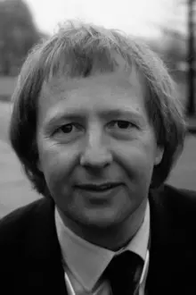 Tim Brooke-Taylor como: Ele mesmo