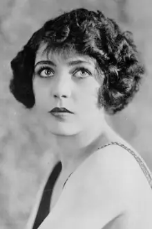 Renée Adorée como: Rose Morris