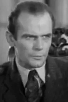 George Lynn como: Sgt. Burns