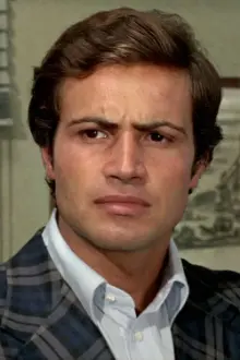 Antonio Sabàto como: Jorge