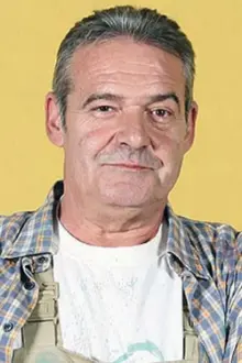 Ángel de Andrés López como: Manolo
