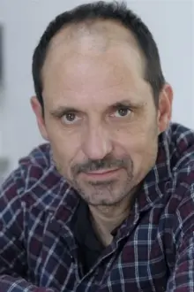Antoine Basler como: Père