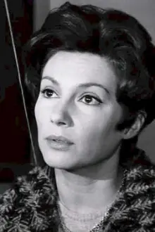 Nadine Alari como: Augusta Boiron