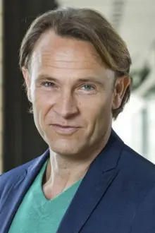 Bernhard Bettermann como: Björn Peters