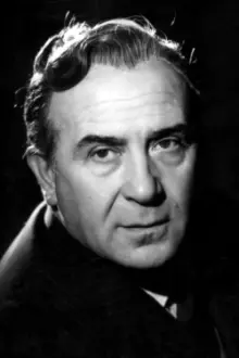 Luigi Pavese como: François
