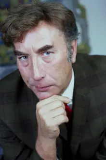 Frankie Howerd como: 