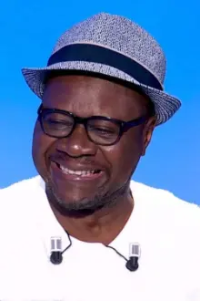 Papa Wemba como: L'africain