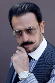 Gulshan Grover como: Haiwan Singh