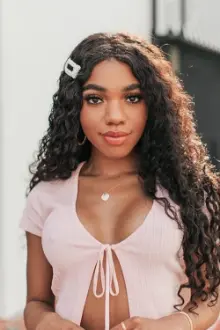 Teala Dunn como: Various Characters