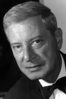 Dieter Borsche como: Kaplan von Imhoff