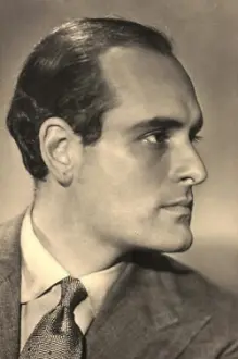 Friedrich Benfer como: Graf Mario Valoni, Pilot