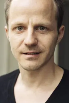 Rolf Peter Kahl como: Juergen