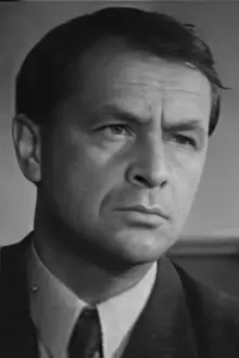 Vladimir Sedov como: Inspector Neele
