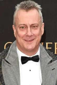 Stephen Tompkinson como: Garth O'Hanlon