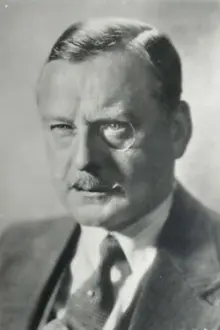 Ralph Arthur Roberts como: Generaldirektor Theodor Grafenberg