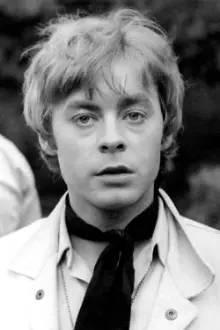 Hywel Bennett como: Arthur 'Pig' Mallion