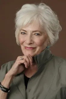 Betty Buckley como: Gloria