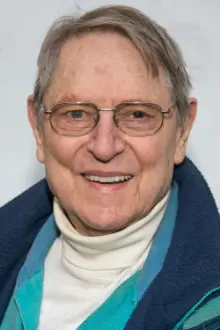 John Cullum como: Elton Stuart