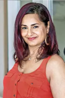 Kitu Gidwani como: Ela mesma