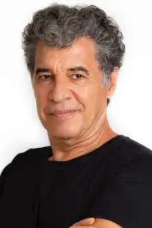 Paulo Betti como: Carlos Lamarca
