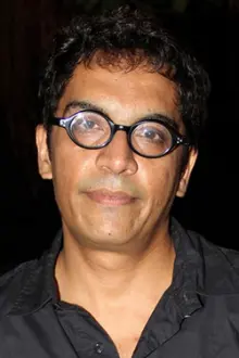 Vrajesh Hirjee como: Monty