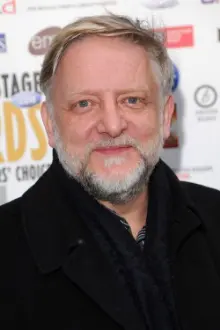 Simon Russell Beale como: Falstaff