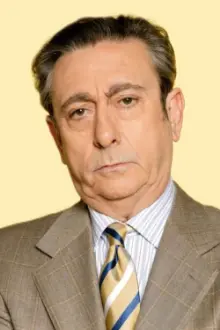 Luis Varela como: Manuel Navarro Crespo