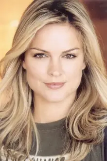 Heidi Marnhout como: Callie Thomas