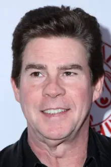 Ralph Garman como: Detective Charles Dobson