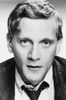 Howard Ashman como: Self/ Various Character Scratch Singing (archive footage)