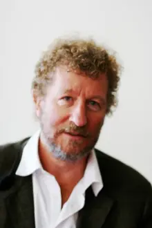 Sebastian Faulks como: Himself - Presenter