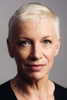 Annie Lennox como: Mrs. Sands (segment "The Room")