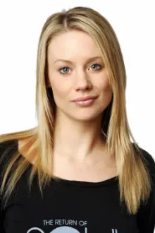 Kellie Shirley como: Kirsty